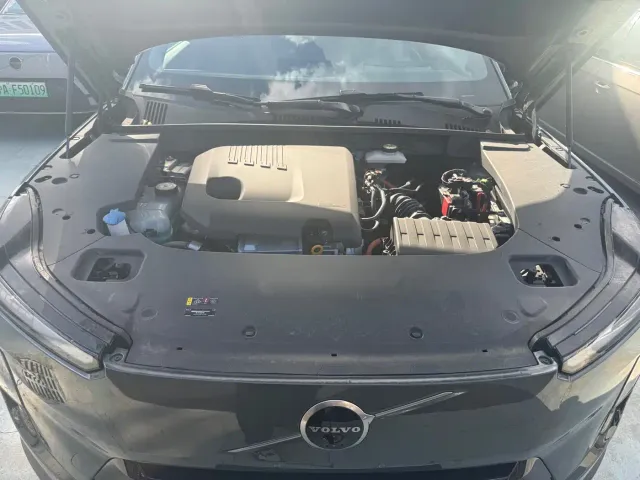 Volvo XC70 Plug-in Hybrid — Фото автомобиля 13
