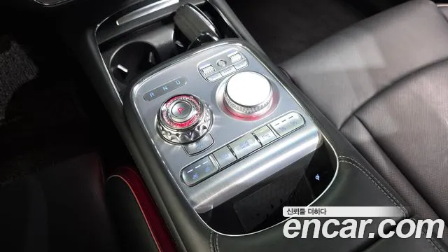 Genesis G90 Бензин 3.5 турбо AWD — Фото автомобиля 9