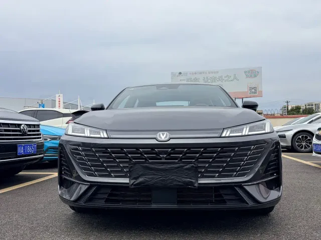 Changan Eado — Фото автомобиля 2