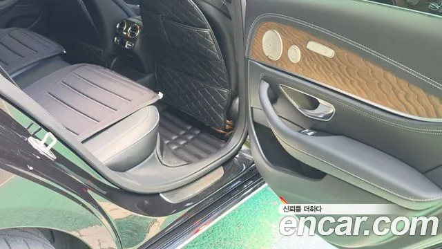 Mercedes-Benz E-Class — Фото автомобиля 15