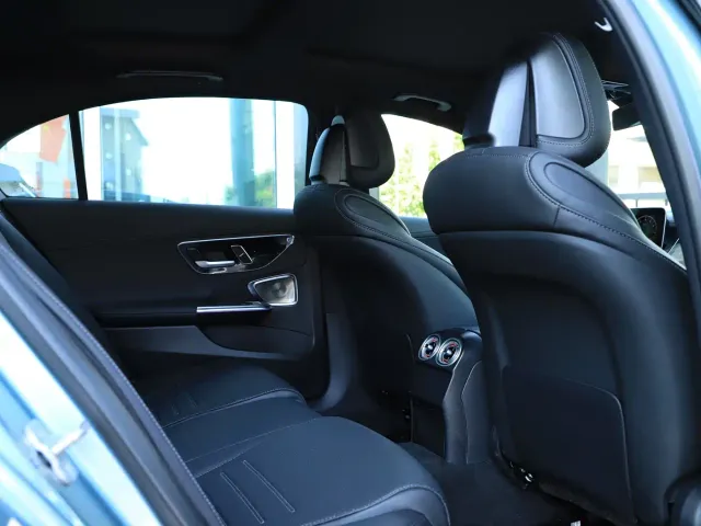 Mercedes-Benz C-Class — Фото автомобиля 23