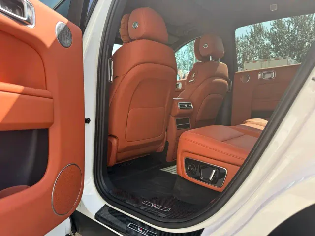 Li Auto L7 — Фото автомобиля 10