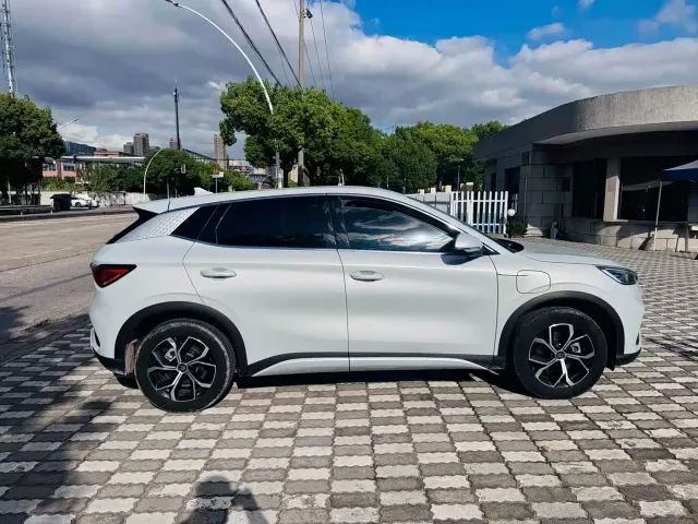 BYD Yuan PLUS — Фото автомобиля 6
