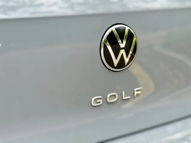 Volkswagen Golf — Фото автомобиля 19