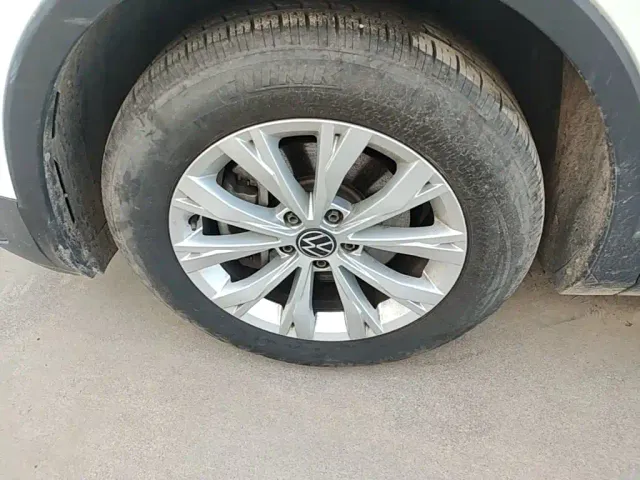 Volkswagen Tiguan L — Фото автомобиля 22