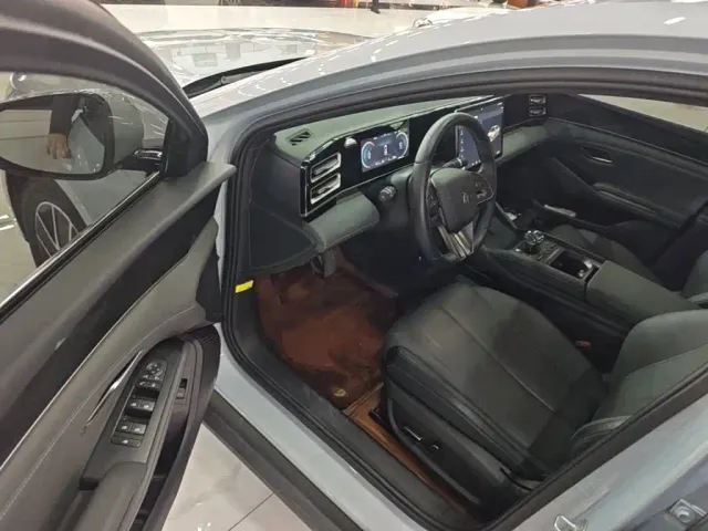 BYD Qin L — Фото автомобиля 15