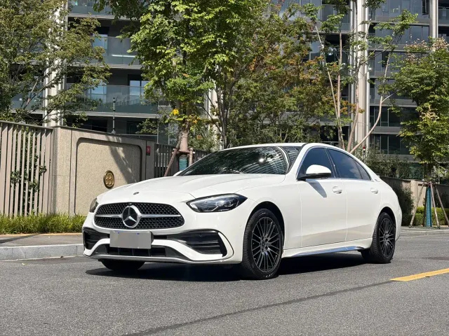 Фотография автомобиля — Mercedes-Benz C-Class
