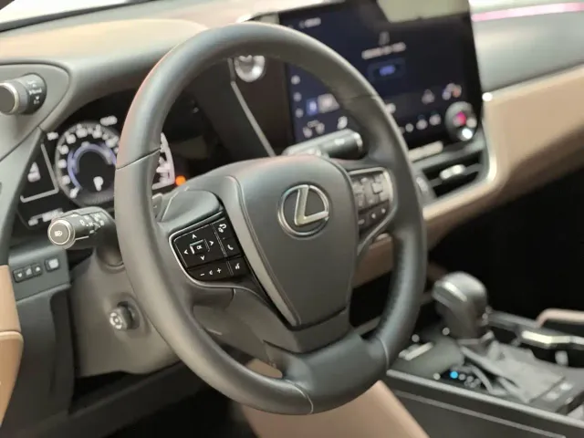 Lexus Lexus ES 2025 300h Ultimate Edition — Фото автомобиля 7