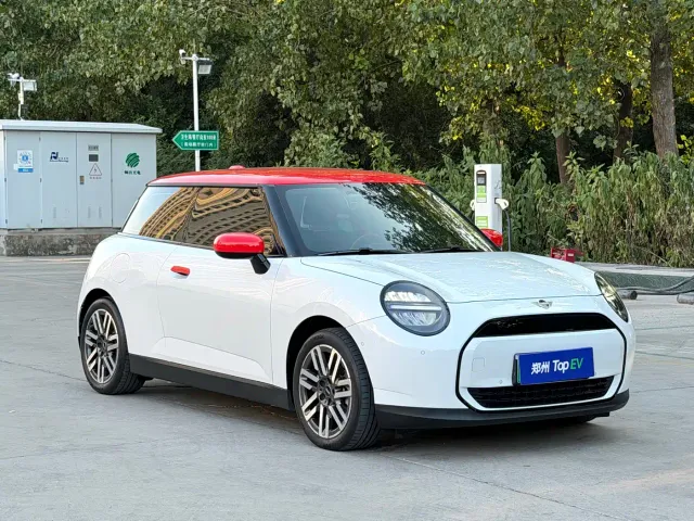 MINI Cooper — Фото автомобиля 3