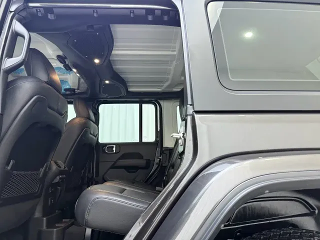 Jeep Wrangler — Фото автомобиля 6