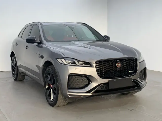 Jaguar F-Pace — Фото автомобиля 3