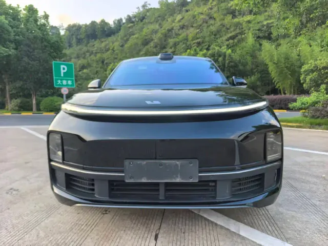 Li Auto L9 — Фото автомобиля 2