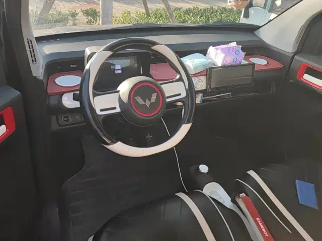 Wuling Hongguang Mini EV — Фото автомобиля 12