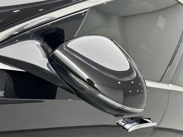 Mercedes-Benz E-Class — Фото автомобиля 23