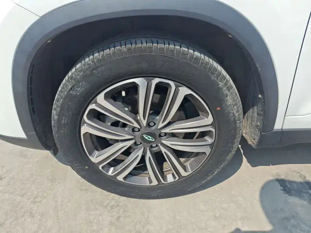 Chery Tiggo 8 — Фото автомобиля 24
