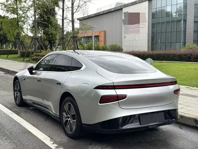 Xpeng P7 — Фото автомобиля 9