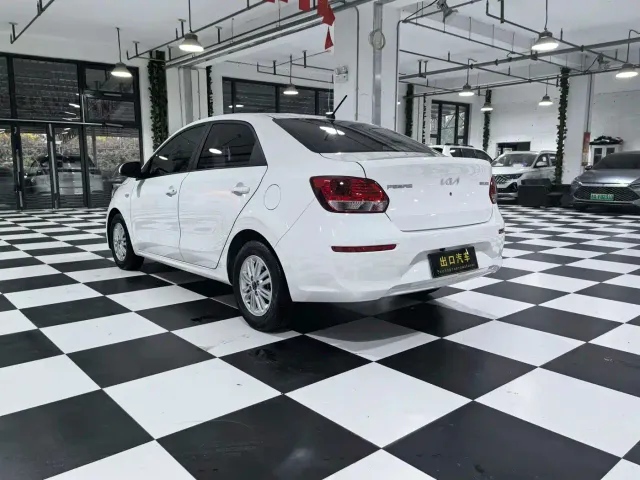 Kia Huan Chi — Фото автомобиля 4