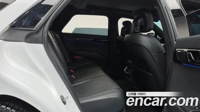 Hyundai Grandeur Grandeur (GN7) 3.5 Бензин 4WD — Фото автомобиля 9