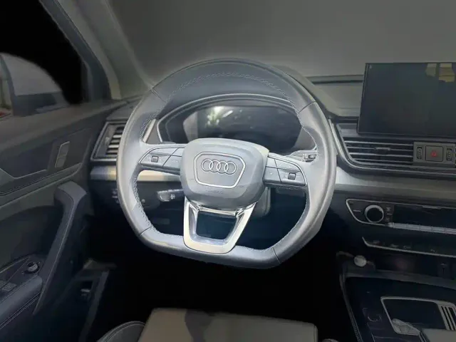 Audi Q5L — Фото автомобиля 10