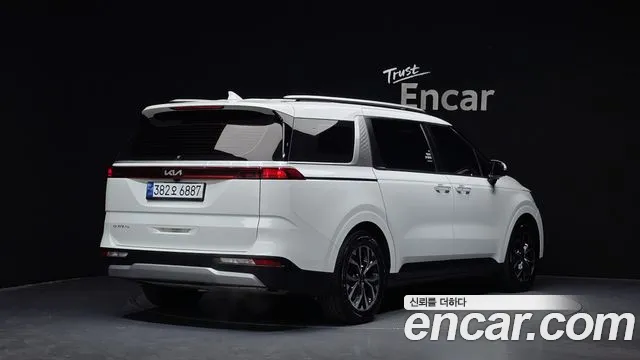 Kia Canival — Фото автомобиля 2
