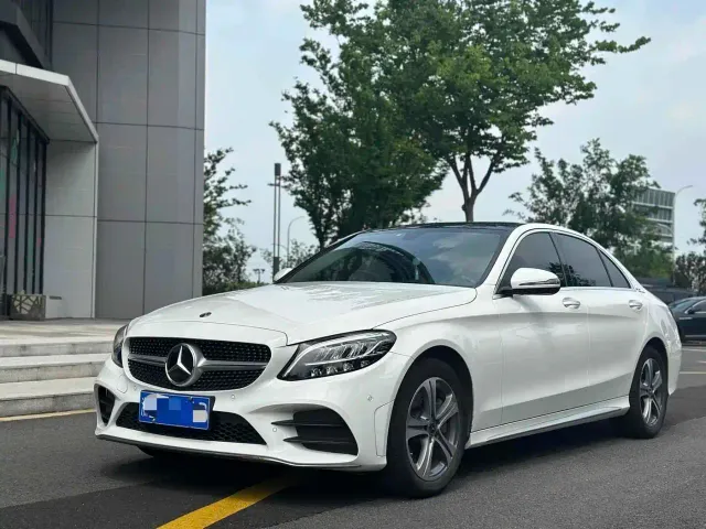 Фотография автомобиля — Mercedes-Benz C-Class