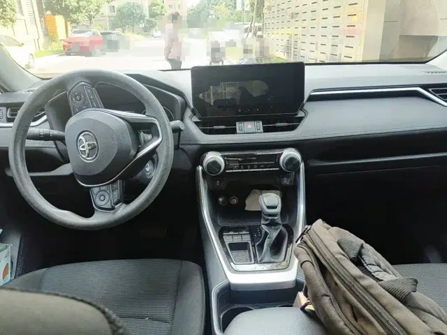 Toyota RAV4 — Фото автомобиля 12