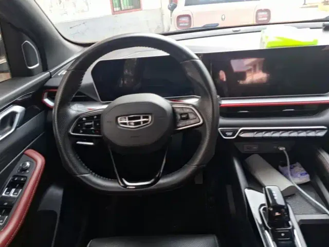 Geely Binyue — Фото автомобиля 15