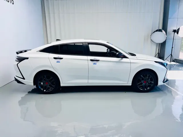 Dongfeng Yixuan — Фото автомобиля 5