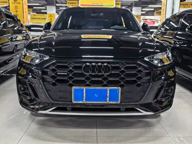 Audi Q5L — Фото автомобиля 2