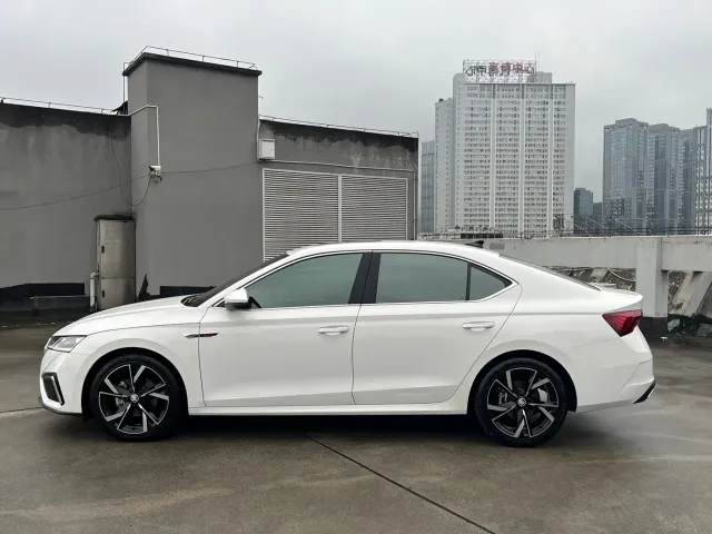 Skoda Octavia — Фото автомобиля 4
