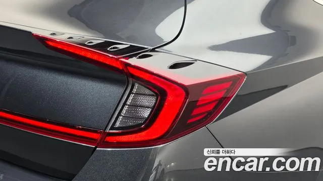 Hyundai Sonata — Фото автомобиля 8