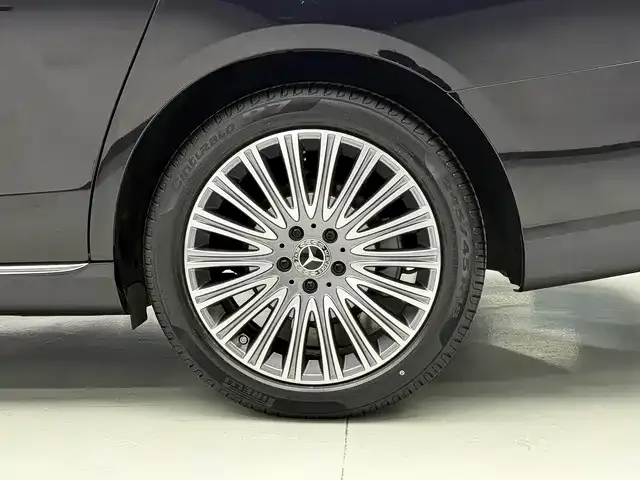 Mercedes-Benz E-Class — Фото автомобиля 18
