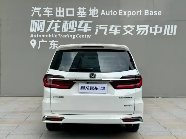 Honda Odyssey — Фото автомобиля 4