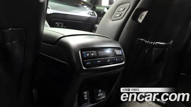Hyundai Palisade Palisade Дизель 2.2 2WD — Фото автомобиля 17
