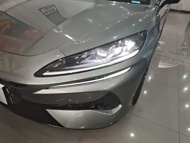 Denza Z9GT — Фото автомобиля 23