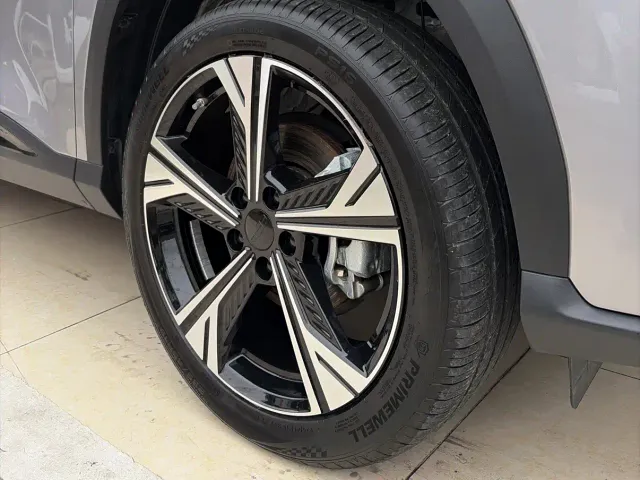 Geely Boyue — Фото автомобиля 5