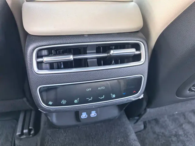 Genesis GV70 — Фото автомобиля 15