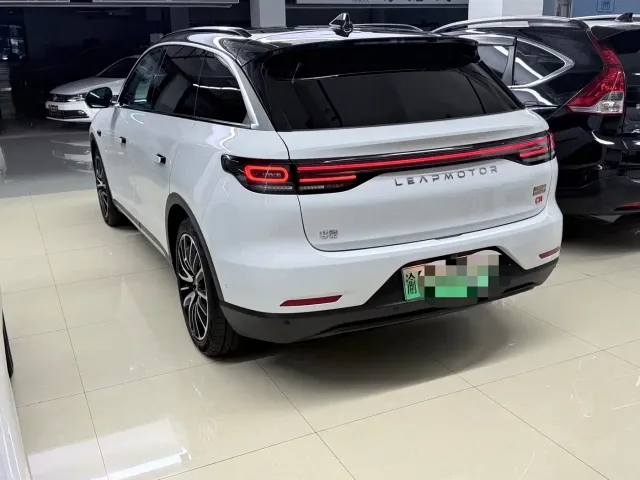 Leapmotor C11 — Фото автомобиля 3