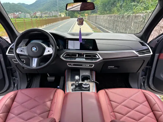 BMW X5 — Фото автомобиля 12