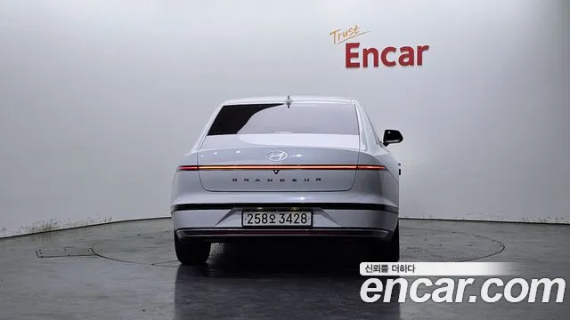 Hyundai Grandeur Grandeur (GN7) 3.5 LPG 2WD (Такси) — Фото автомобиля 4