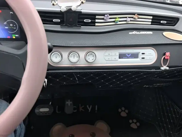 Wuling Hongguang Mini EV — Фото автомобиля 12