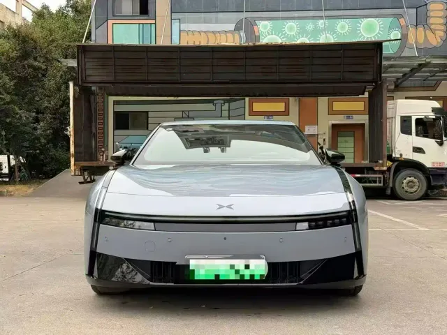 Xpeng P7 — Фото автомобиля 2
