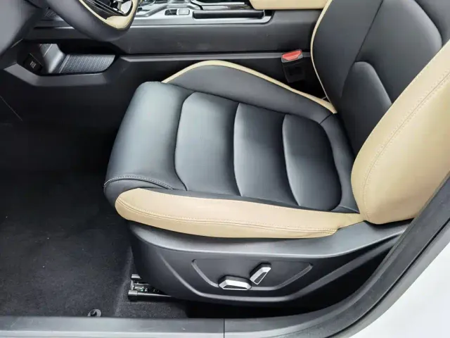 Geely ICON — Фото автомобиля 20