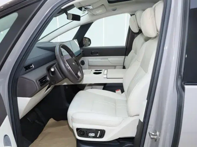 Li Auto MEGA — Фото автомобиля 18