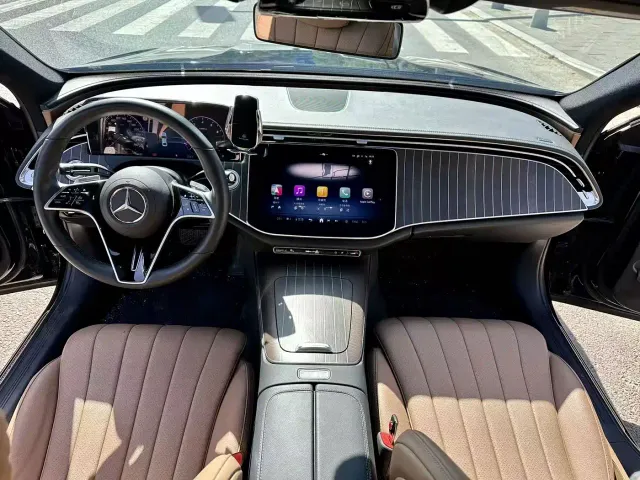 Mercedes-Benz E-Class — Фото автомобиля 7
