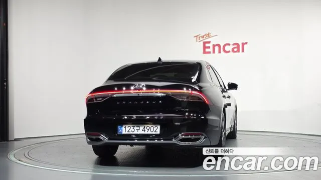 Hyundai Grandeur Grandeur (New) — Фото автомобиля 4