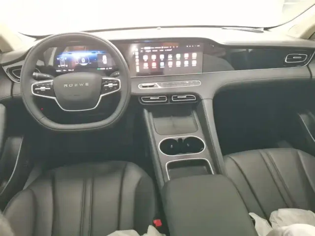 Roewe D7 — Фото автомобиля 9