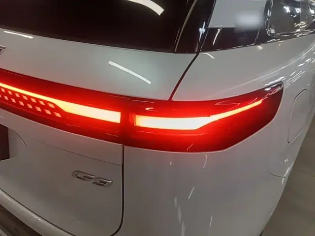 Xpeng G9 — Фото автомобиля 7