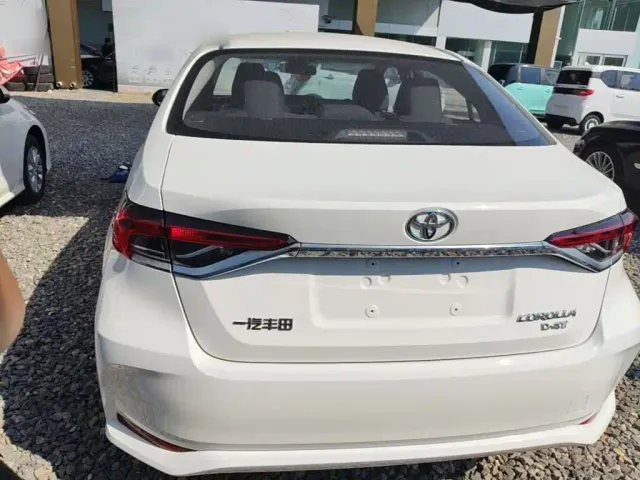 Toyota Corolla — Фото автомобиля 5
