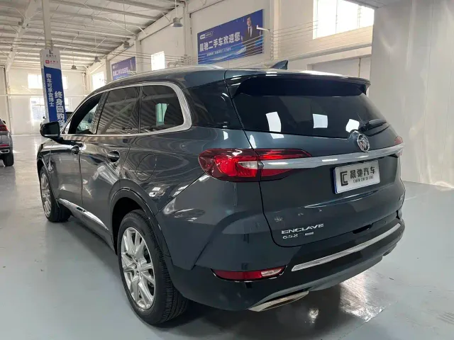 Buick Enclave — Фото автомобиля 4